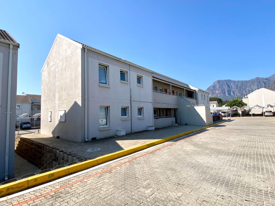 2 Bedroom Property for Sale in Klein Drakenstein Western Cape